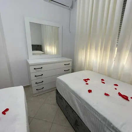 Exotic In Apartament *