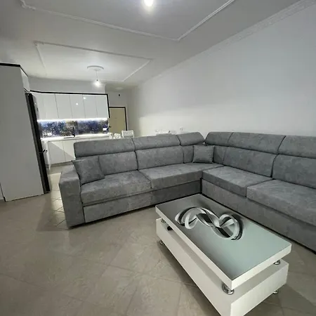 Apartment Exotic In Sarandë